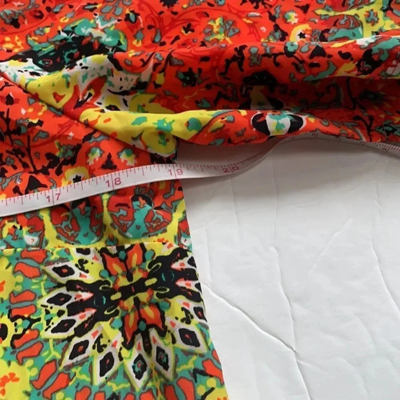 Kut from the Kloth blouse, Short sleeved,  multicolor, back zipper, size L - Picture 6 of 12